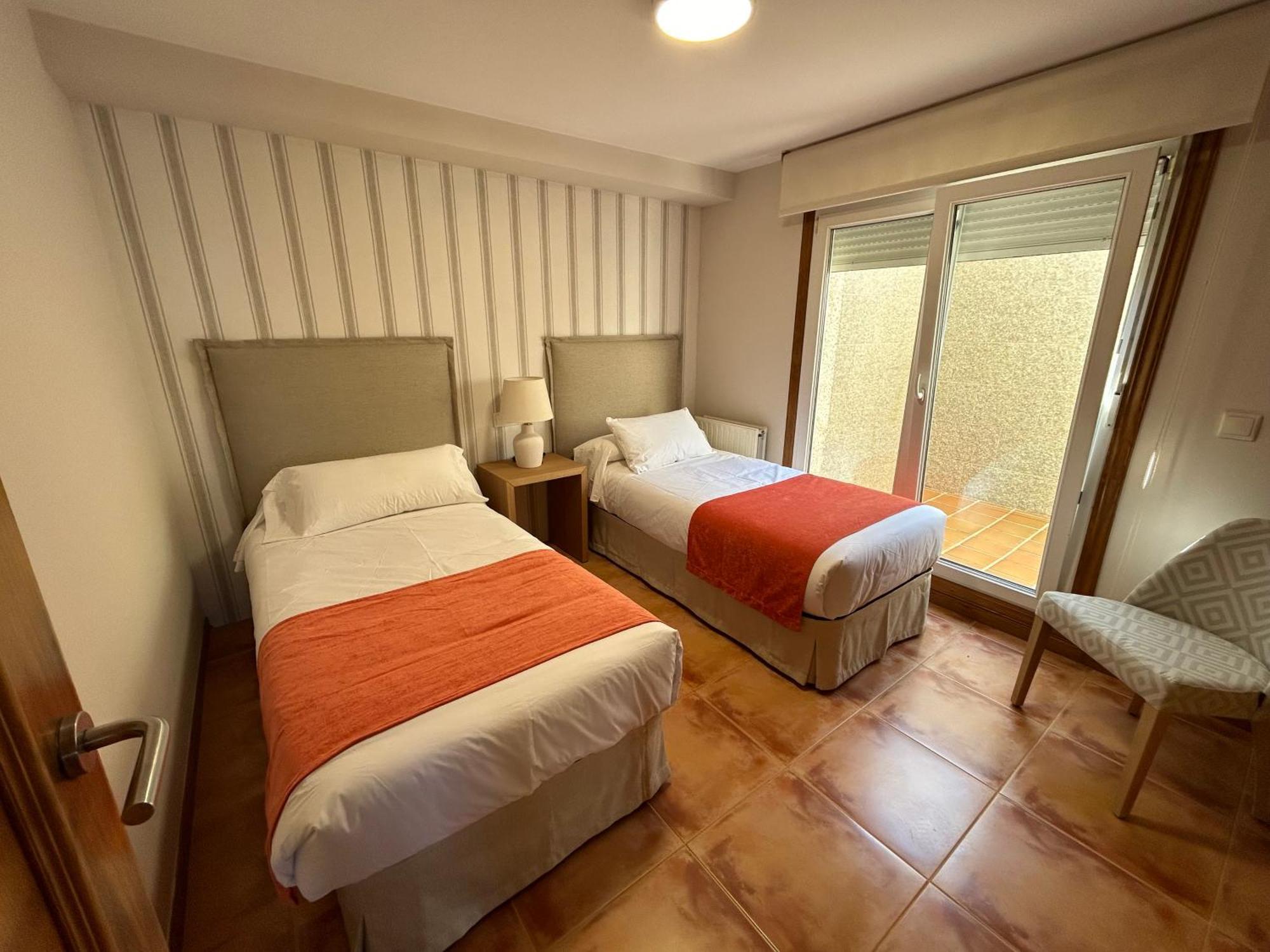 Apartamentos Fontenla-Lanzada Soutullo Exteriör bild
